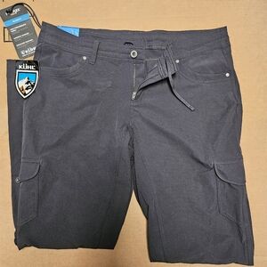 Womens size 14 short KUHL free flex